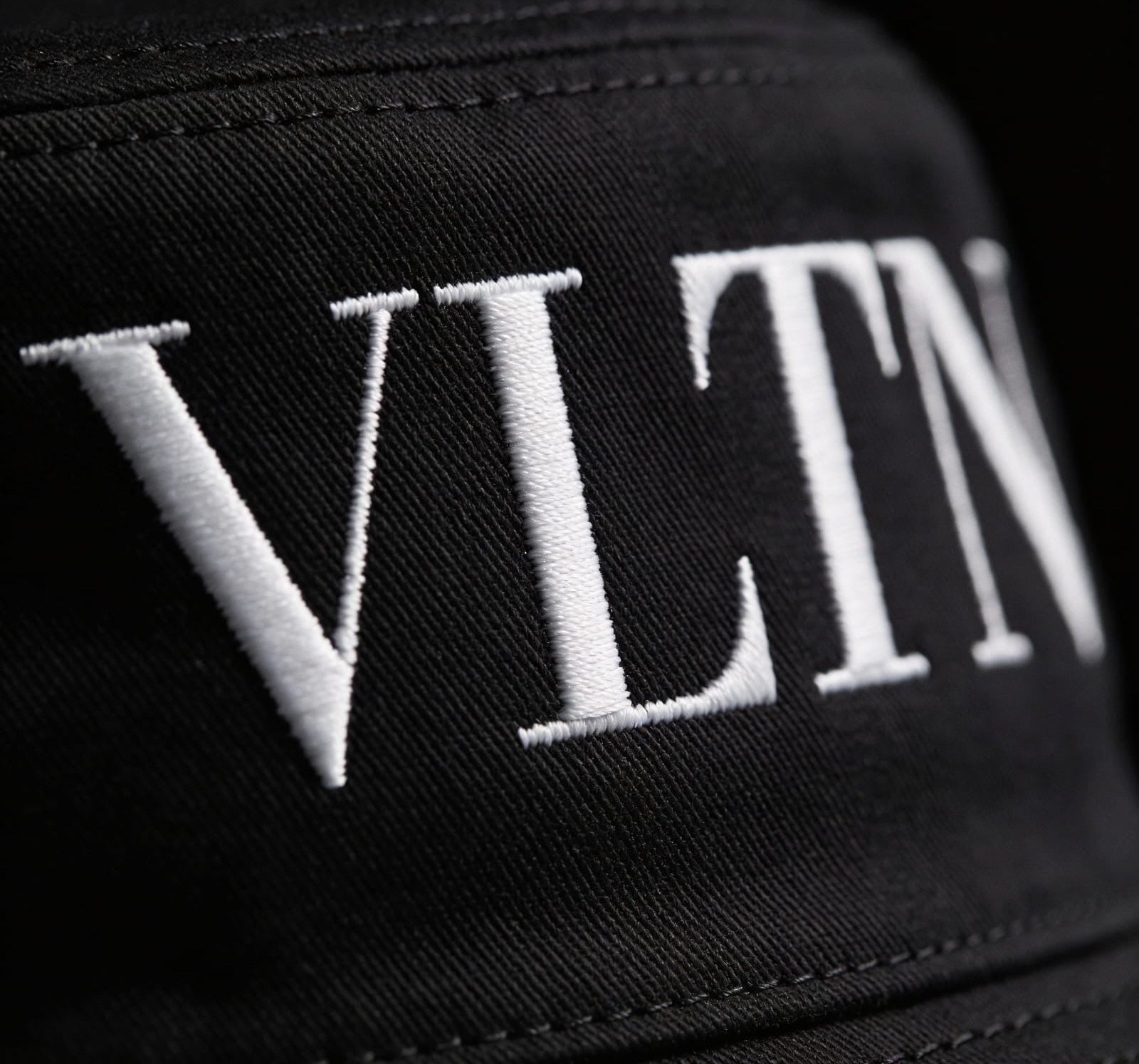 Valentino Garavani VLTN Nylon Bucket Hat - ‘Black/White’