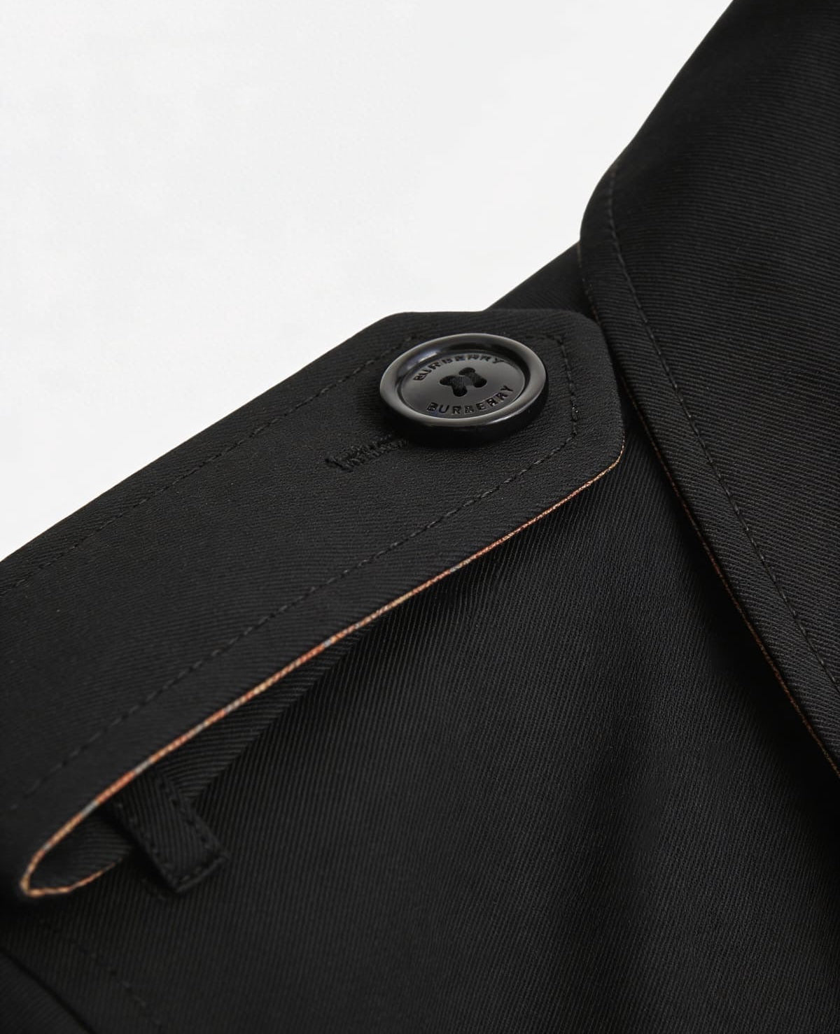 Burberry 'The Chelsea' Heritage Trench Coat - Slim Fit (Classic Edition)