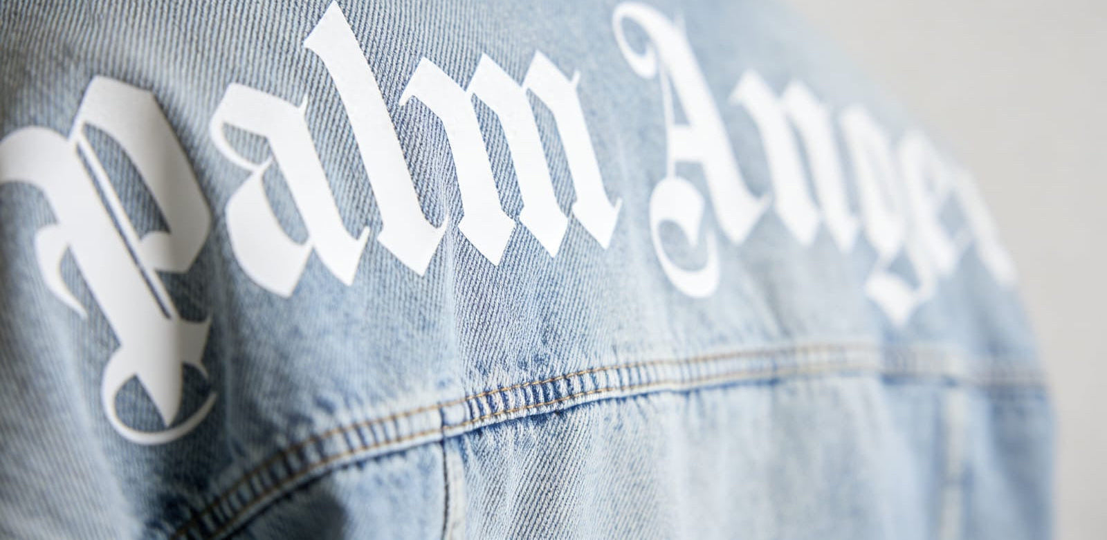 Palm Angels Gothic Font Curved Logo Denim Jacket - ‘Light Blue Wash’